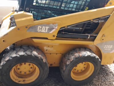 MINI CARREGADEIRA CATERPILLAR 226B